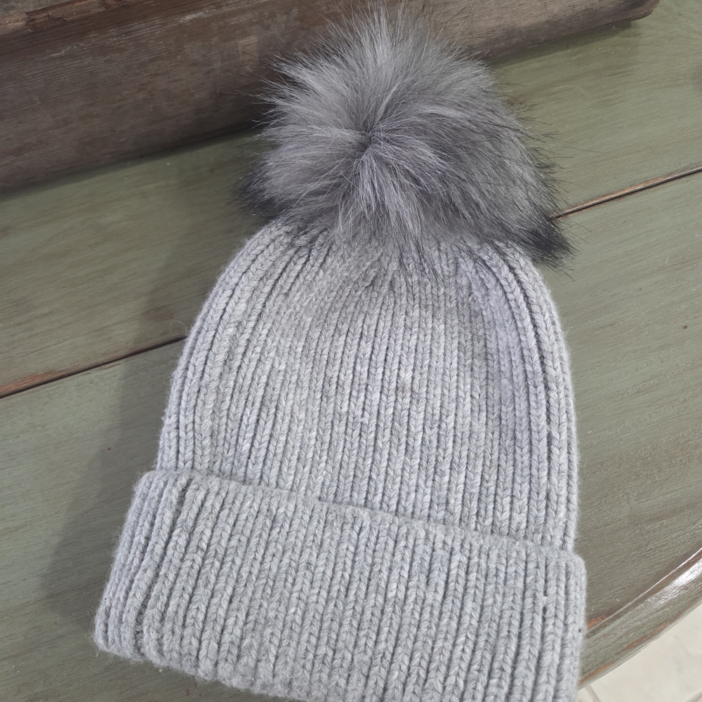 Gray Knit Pom-Pom Beanie